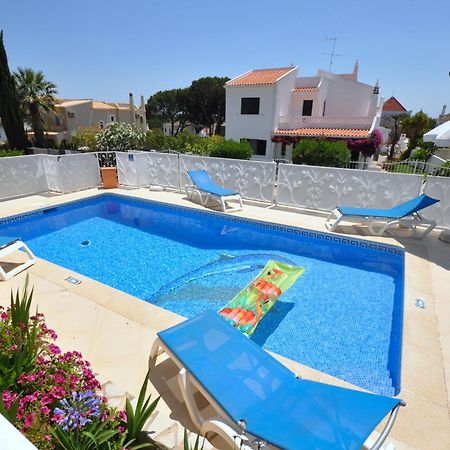 Well-Appointed Villa Is Situated In The Popular Resort Of Vilamoura كوارتيرا المظهر الخارجي الصورة