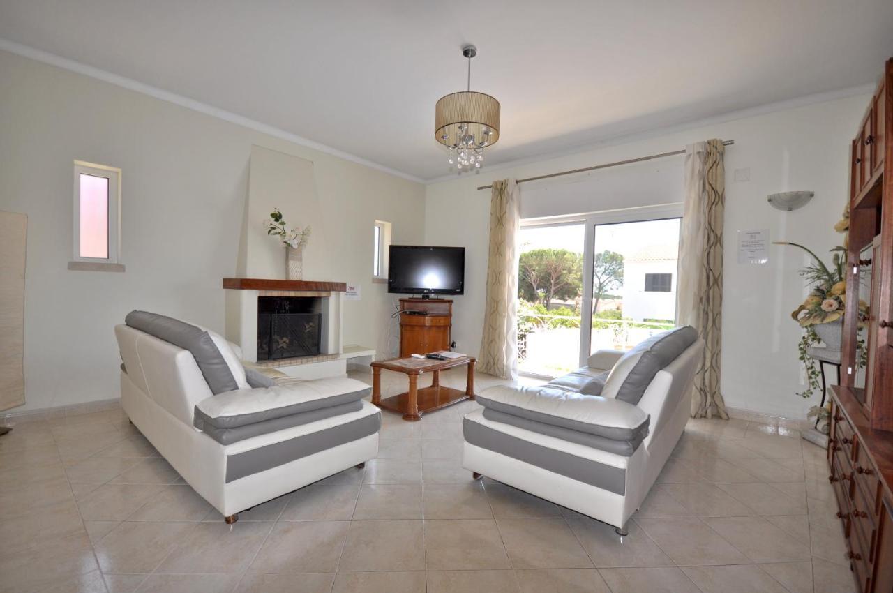 Well-Appointed Villa Is Situated In The Popular Resort Of Vilamoura كوارتيرا المظهر الخارجي الصورة