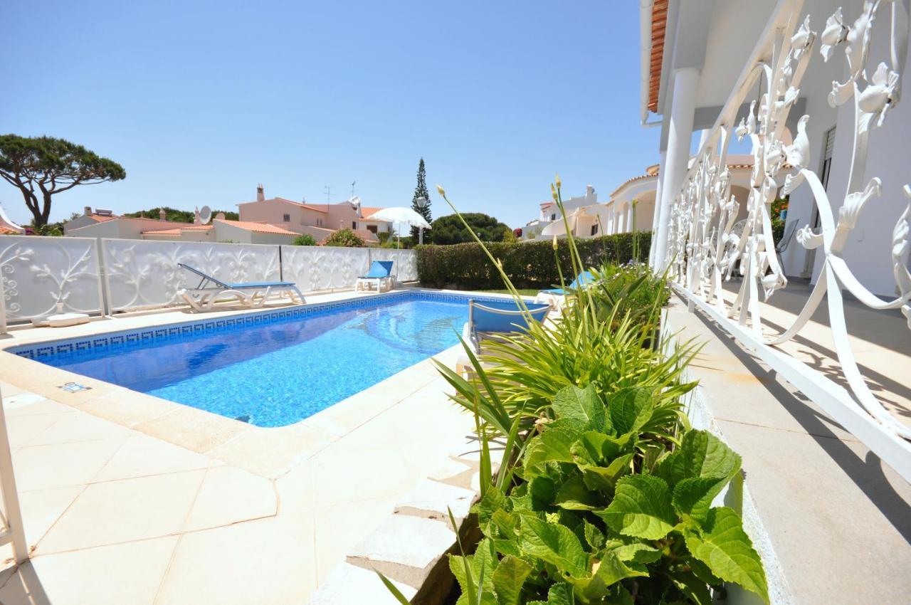 Well-Appointed Villa Is Situated In The Popular Resort Of Vilamoura كوارتيرا المظهر الخارجي الصورة