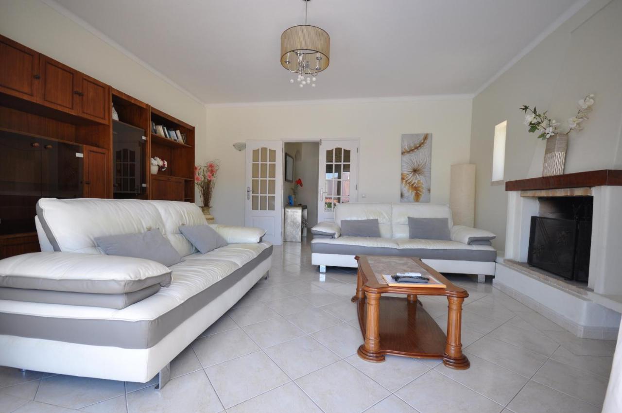 Well-Appointed Villa Is Situated In The Popular Resort Of Vilamoura كوارتيرا المظهر الخارجي الصورة