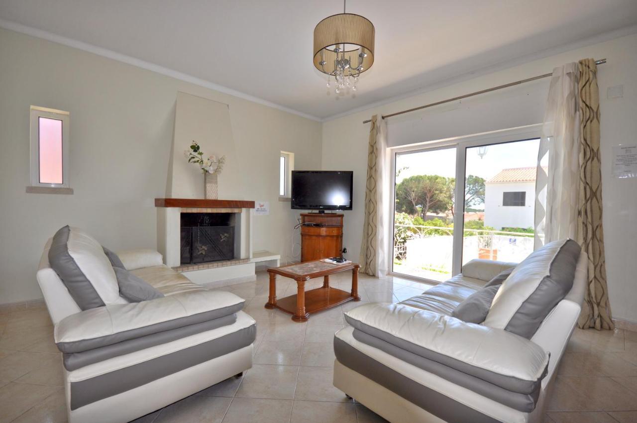 Well-Appointed Villa Is Situated In The Popular Resort Of Vilamoura كوارتيرا المظهر الخارجي الصورة