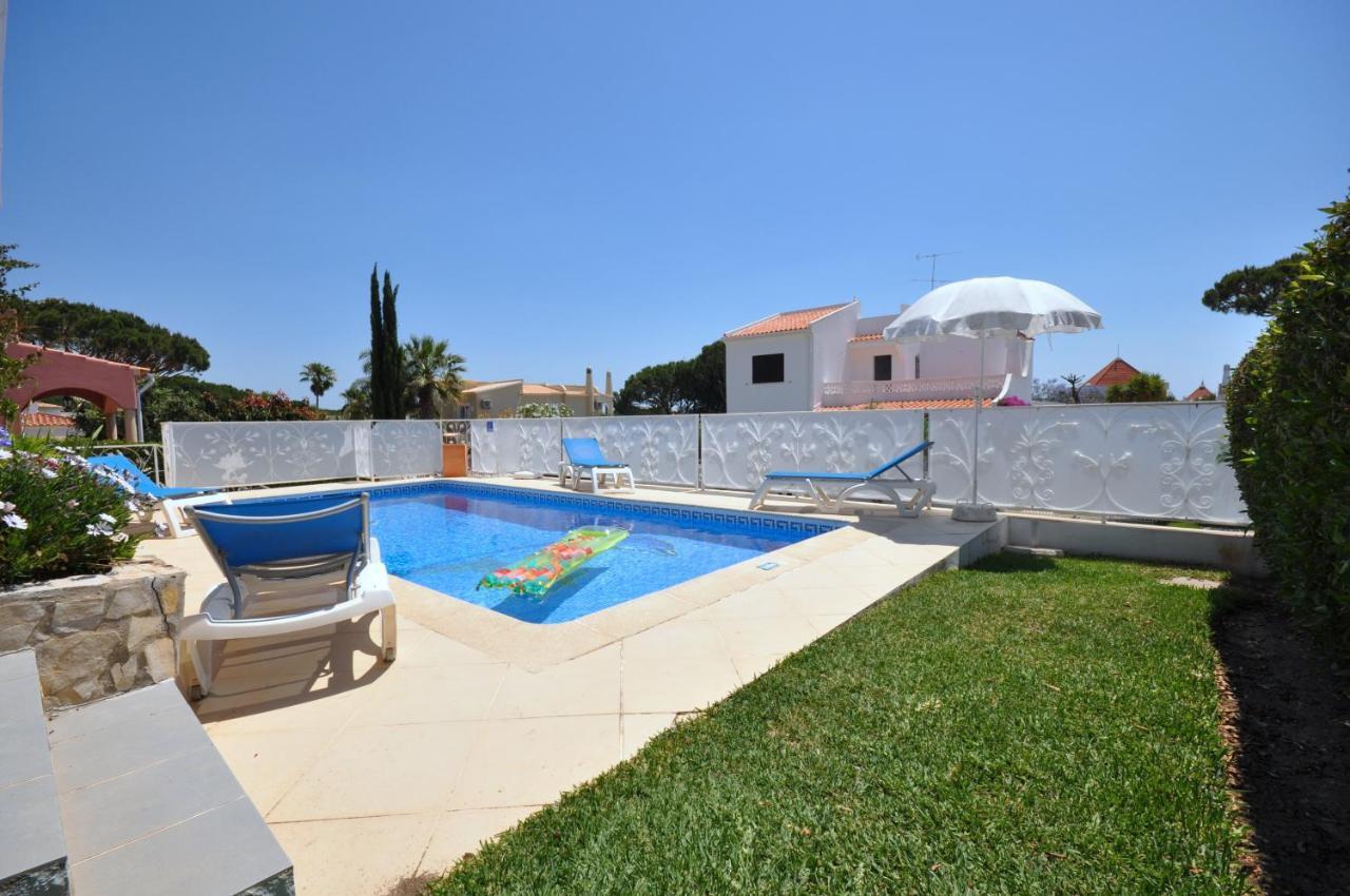 Well-Appointed Villa Is Situated In The Popular Resort Of Vilamoura كوارتيرا المظهر الخارجي الصورة