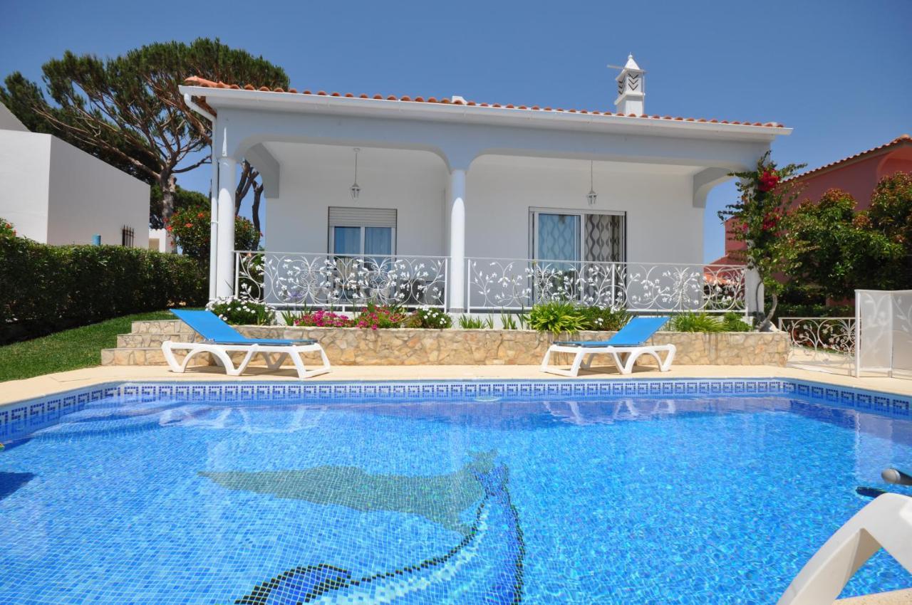 Well-Appointed Villa Is Situated In The Popular Resort Of Vilamoura كوارتيرا المظهر الخارجي الصورة